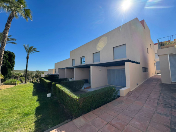 2 BEDS 1 & 1/2 BATHROOMS GOLF TOWNHOUSE