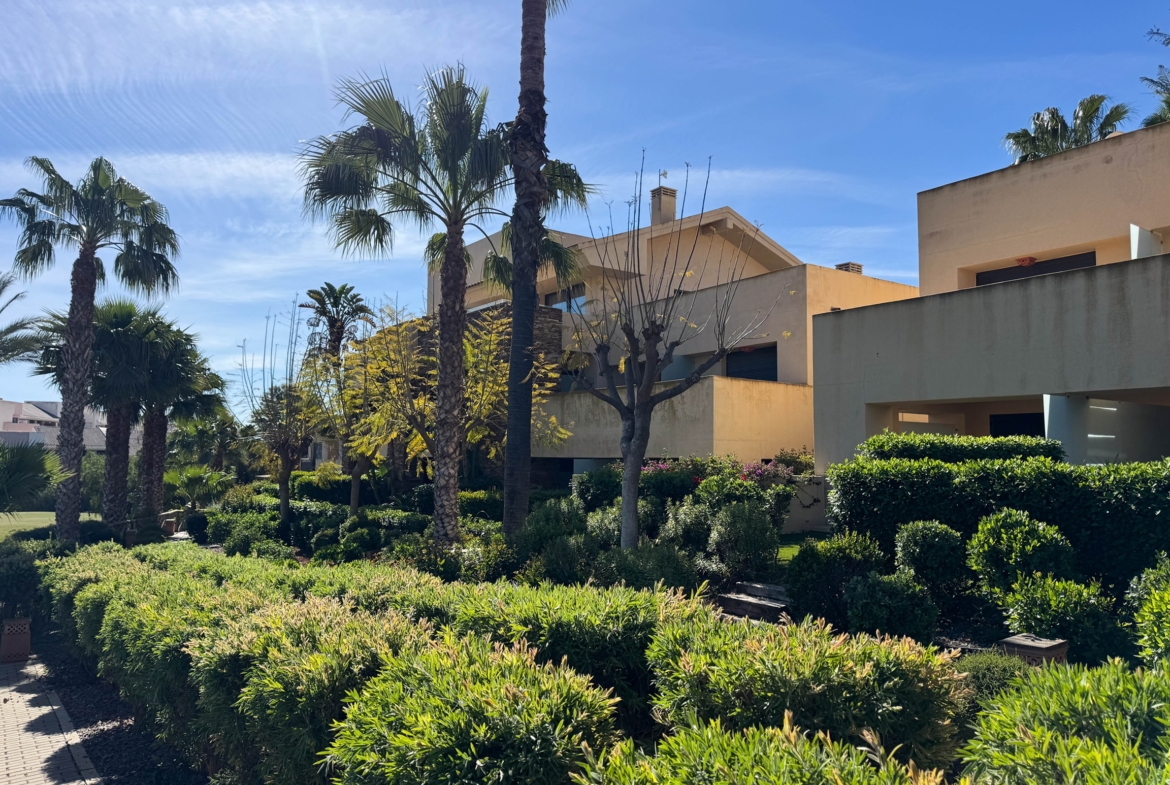 2 BEDS 1 BATH FRONT LINE GOLF PENTHOUSE