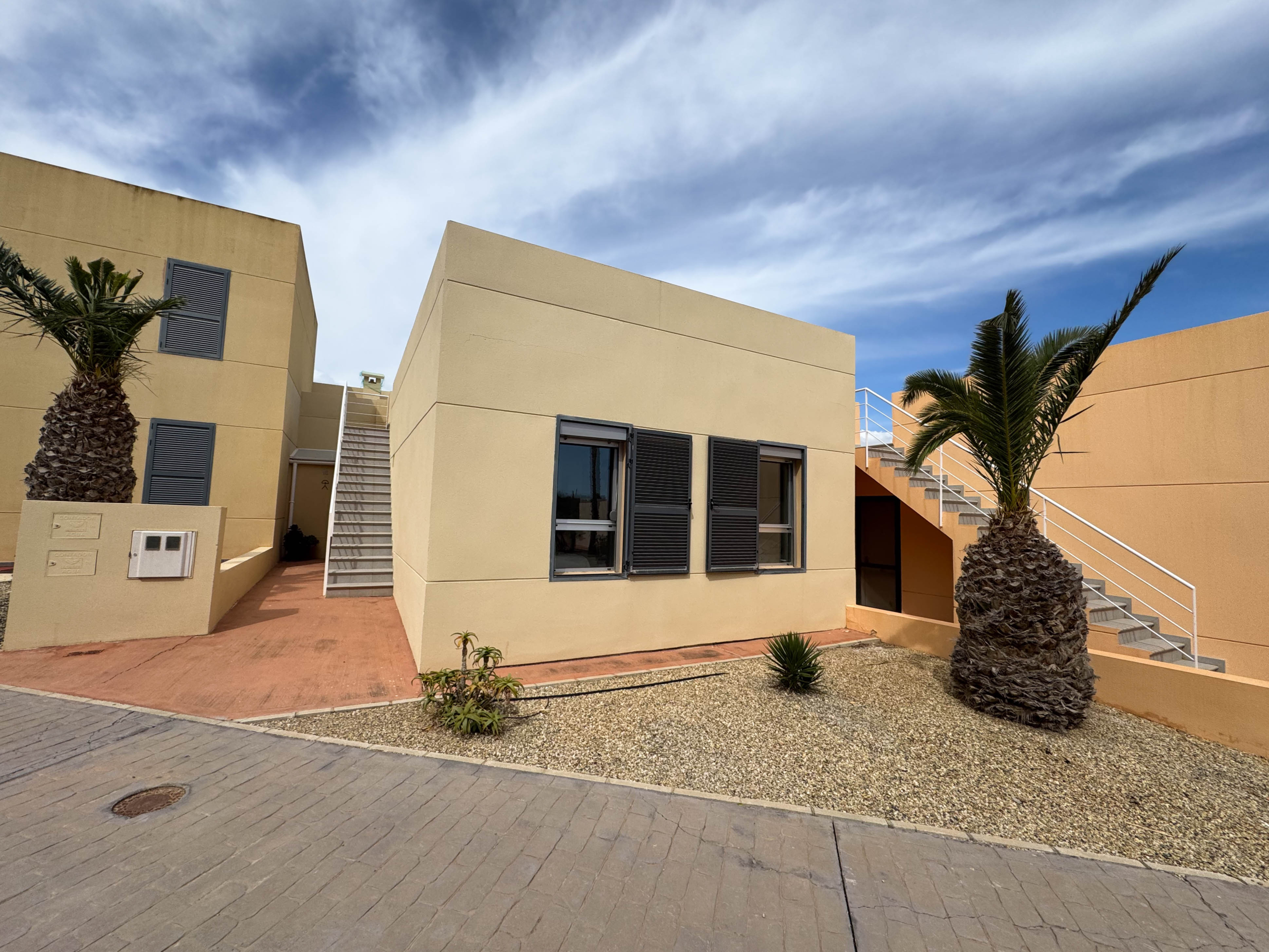 3 BEDS 2 BATH GOLF VILLA