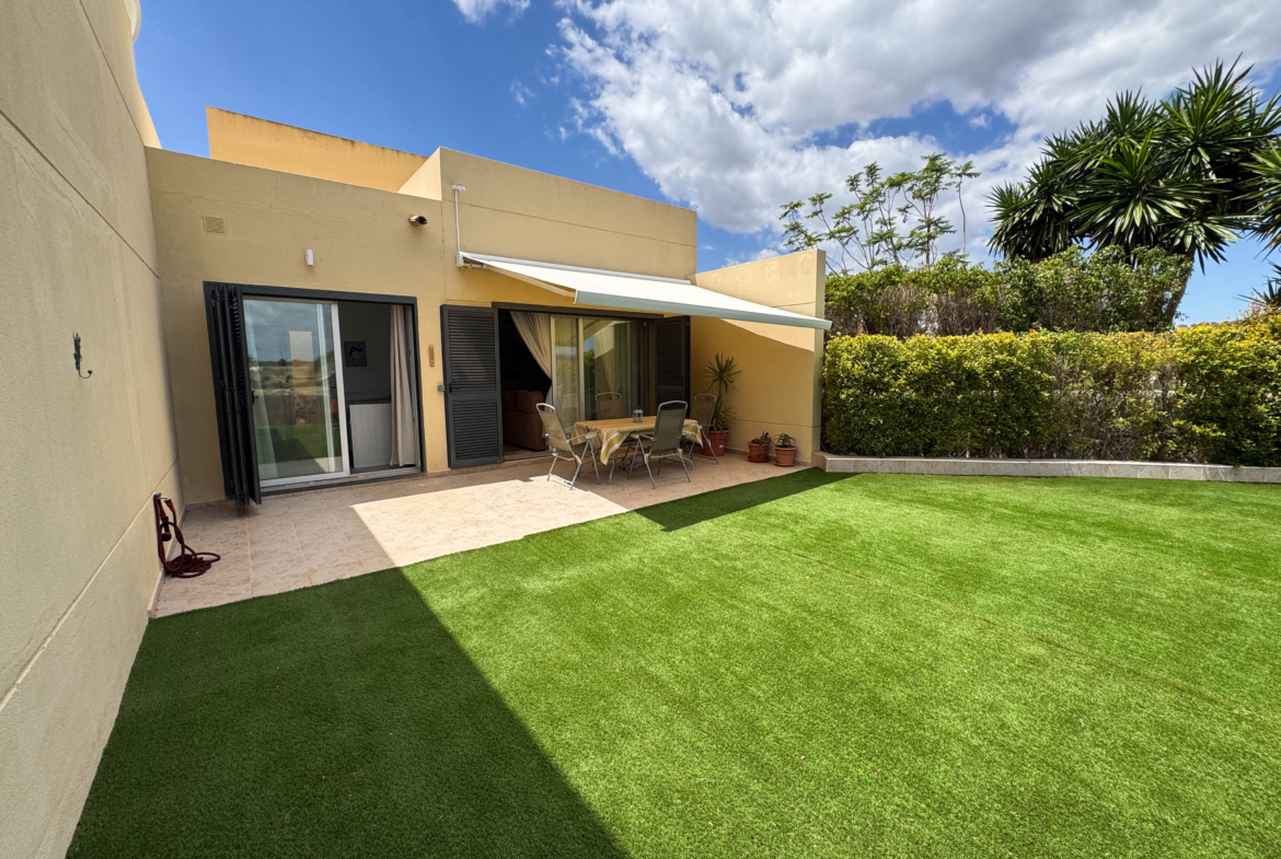 3 BEDS 2 BATH GOLF VILLA