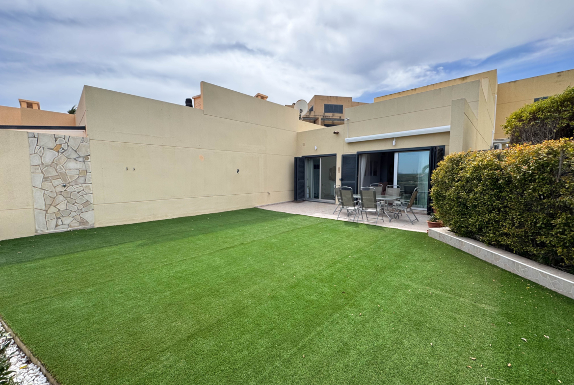 3 BEDS 2 BATH GOLF VILLA