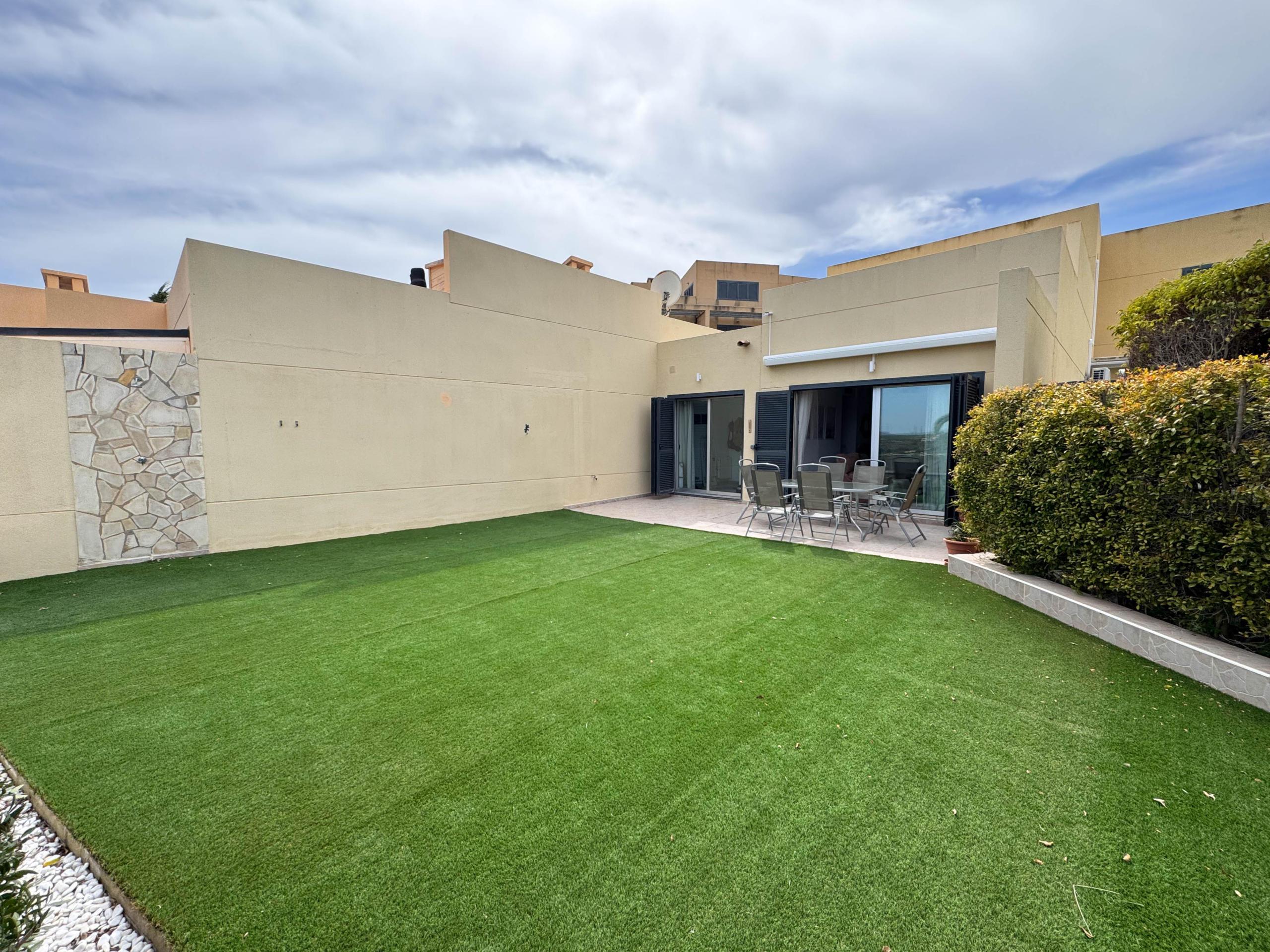 3 BEDS 2 BATH GOLF VILLA