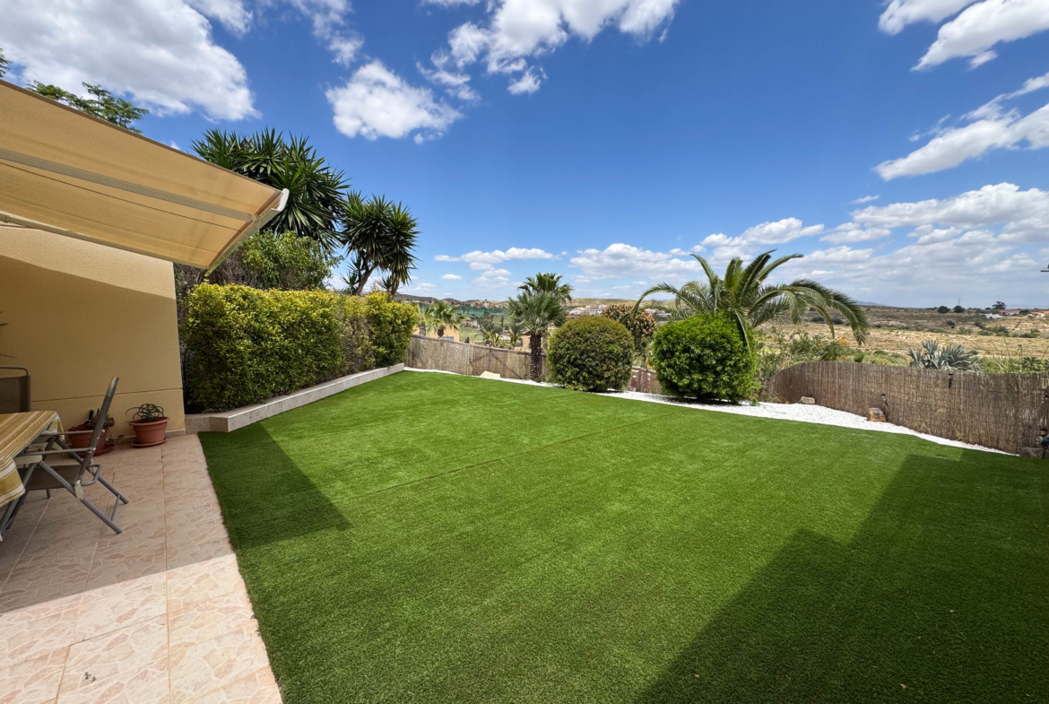 3 BEDS 2 BATH GOLF VILLA