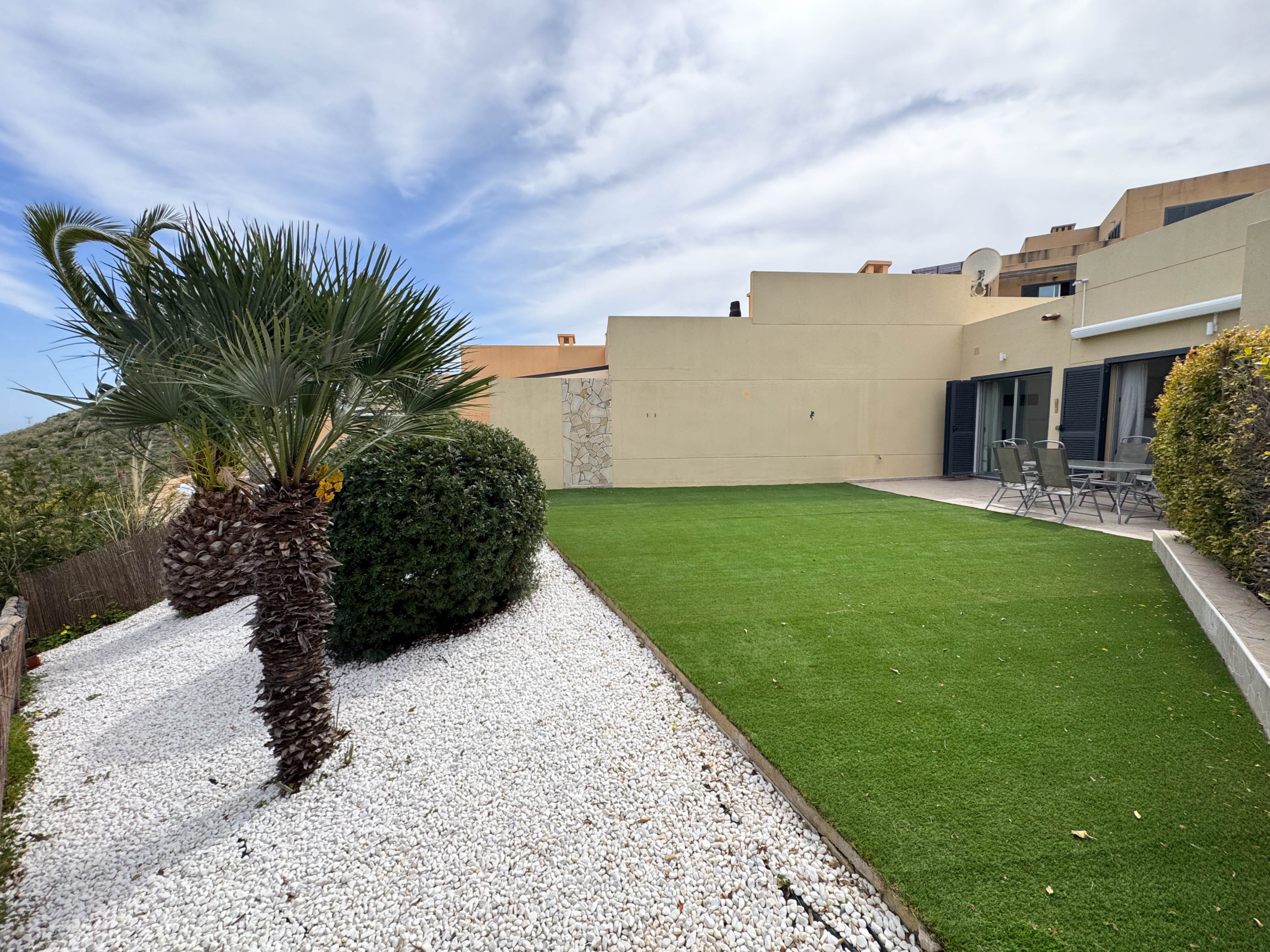 3 BEDS 2 BATH GOLF VILLA