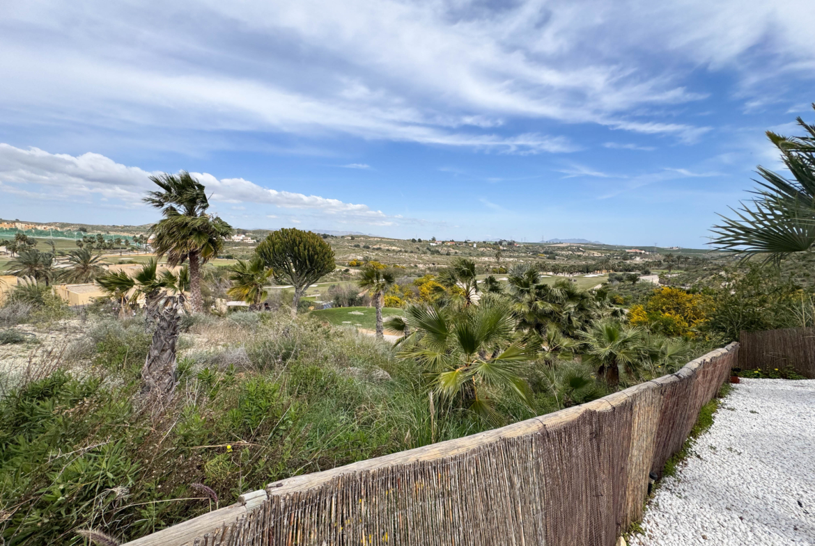 3 BEDS 2 BATH GOLF VILLA