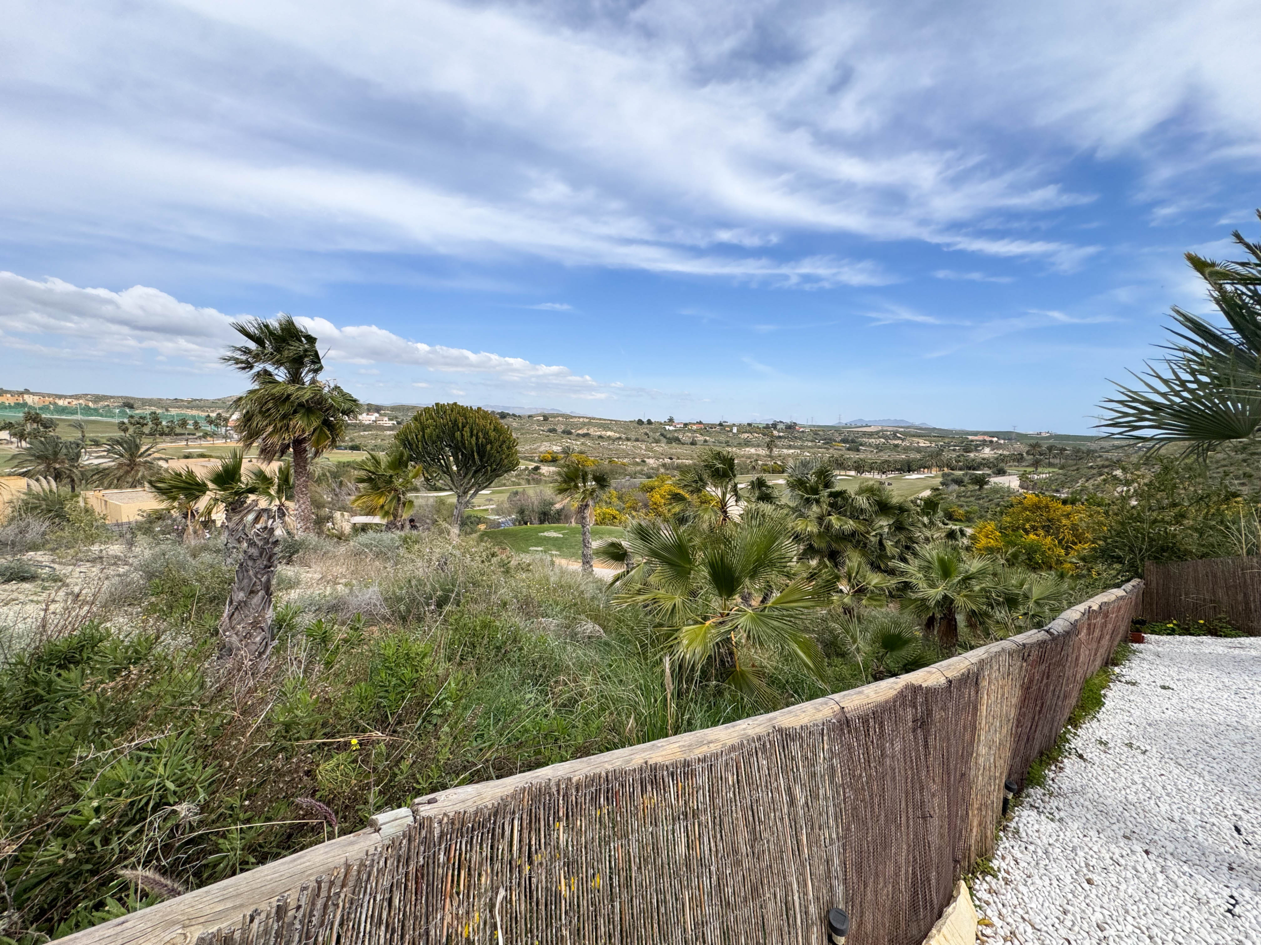 3 BEDS 2 BATH GOLF VILLA