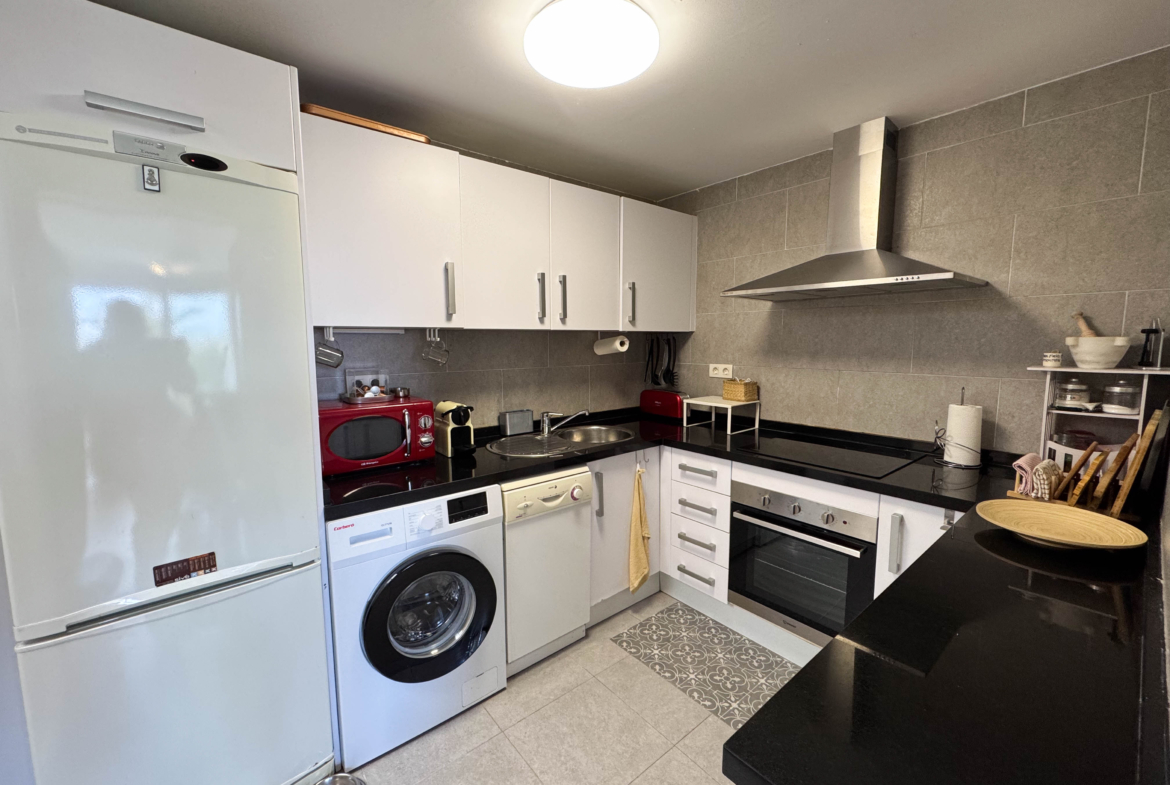 3 BEDS 2 BATH GOLF VILLA