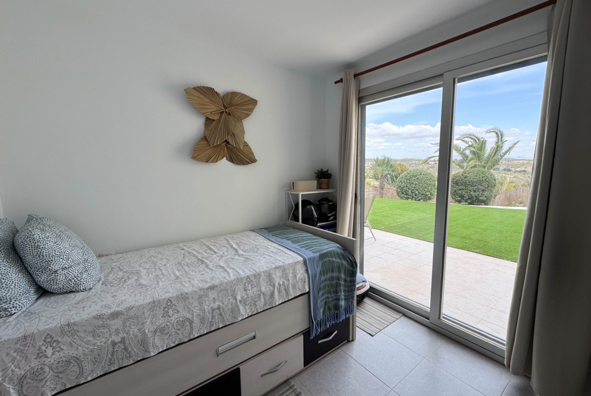 3 BEDS 2 BATH GOLF VILLA