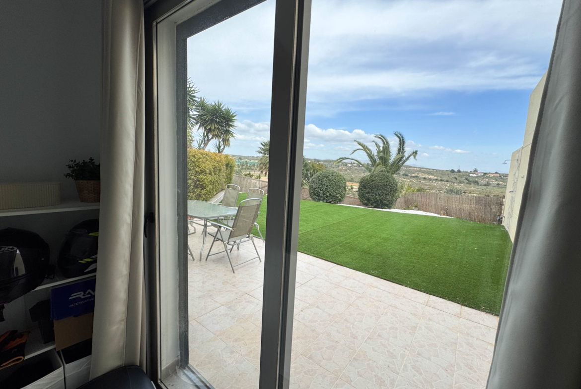 3 BEDS 2 BATH GOLF VILLA
