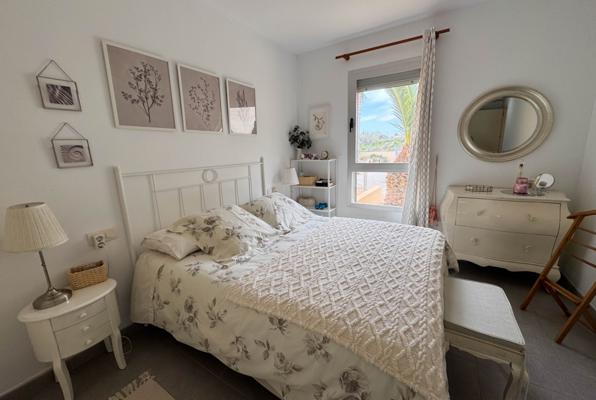 3 BEDS 2 BATH GOLF VILLA
