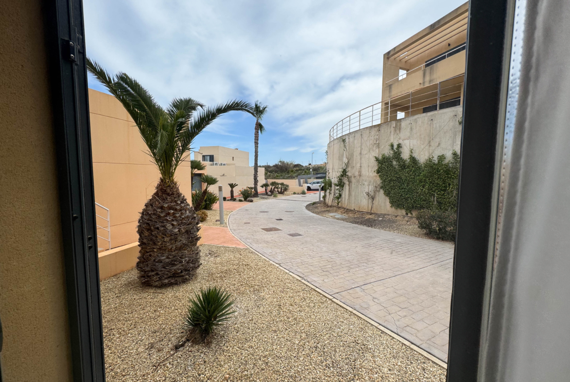 3 BEDS 2 BATH GOLF VILLA