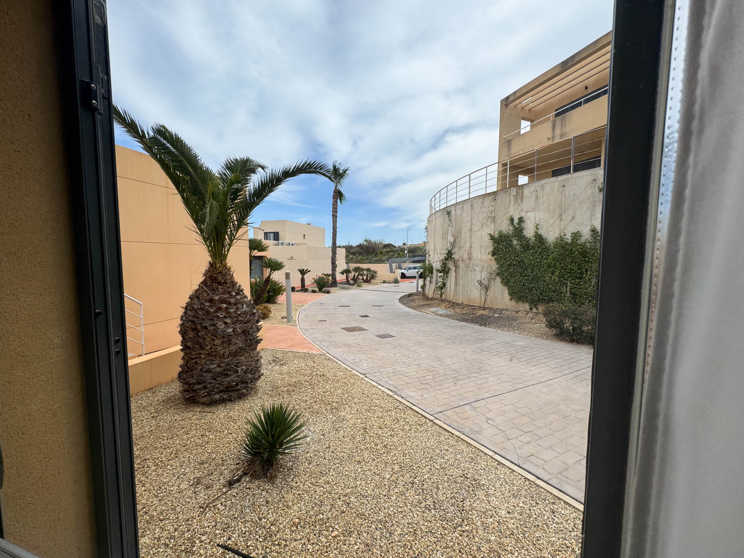 3 BEDS 2 BATH GOLF VILLA