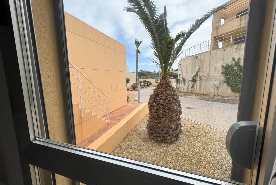 3 BEDS 2 BATH GOLF VILLA