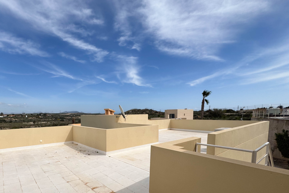 3 BEDS 2 BATH GOLF VILLA