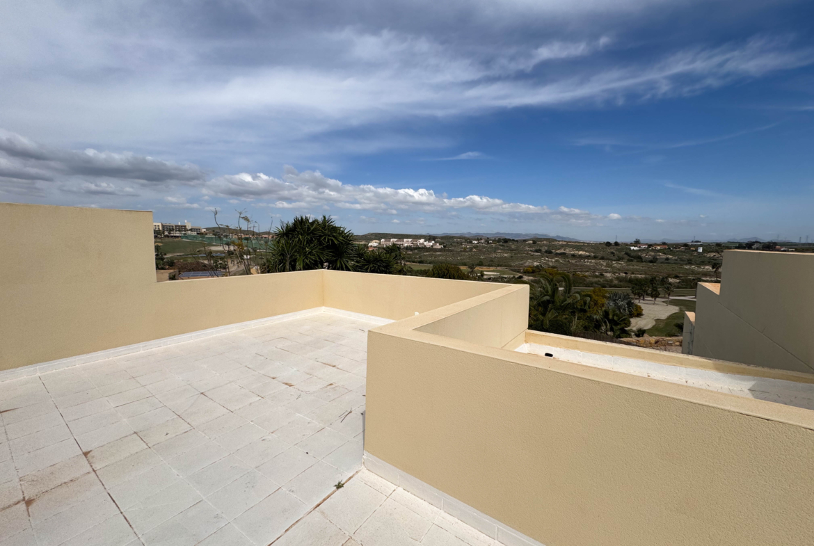 3 BEDS 2 BATH GOLF VILLA