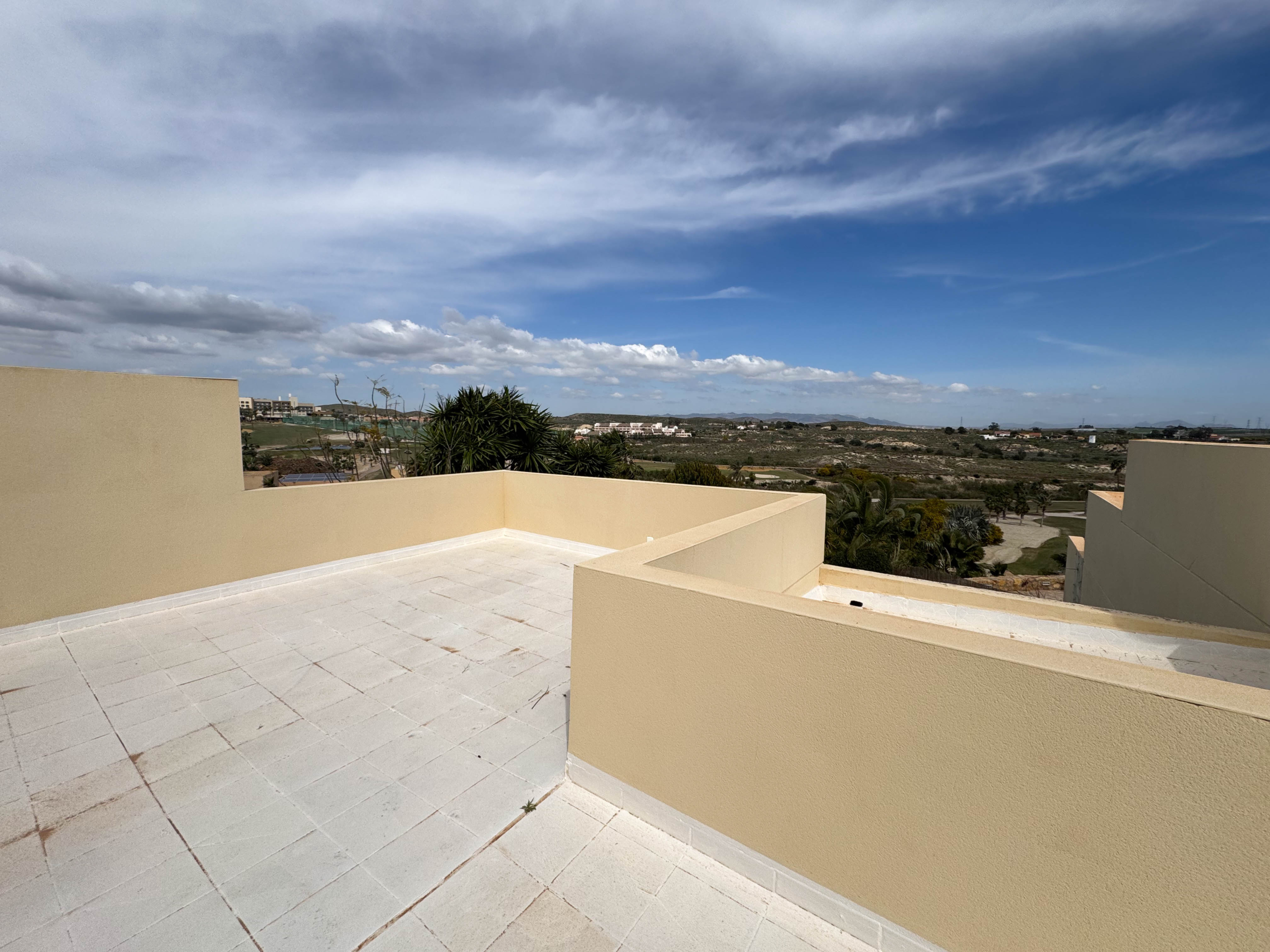 3 BEDS 2 BATH GOLF VILLA