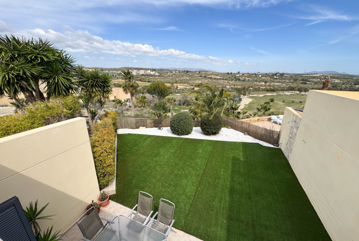 3 BEDS 2 BATH GOLF VILLA