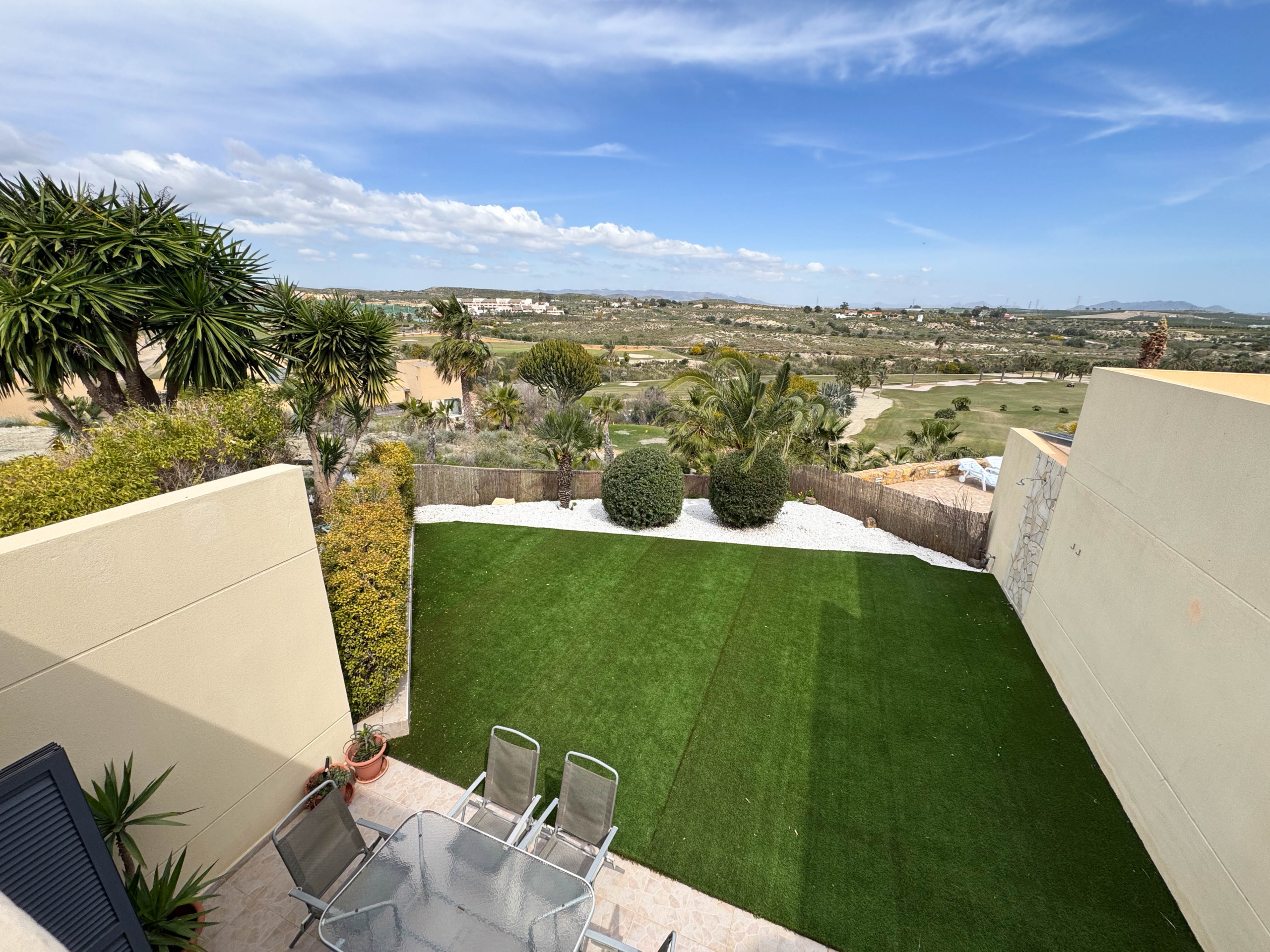 3 BEDS 2 BATH GOLF VILLA