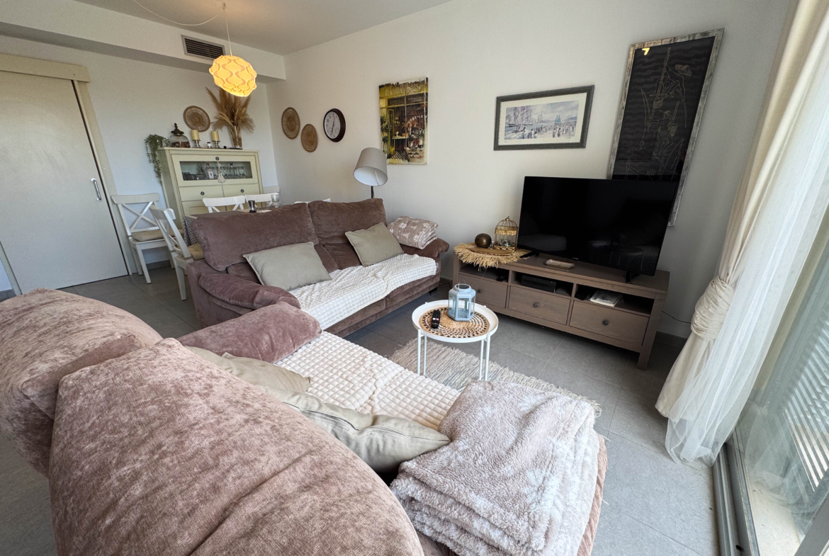 3 BEDS 2 BATH GOLF VILLA