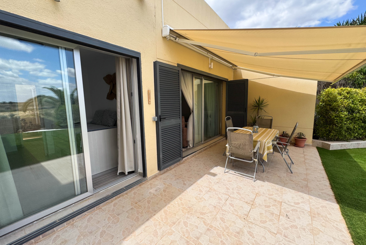 3 BEDS 2 BATH GOLF VILLA