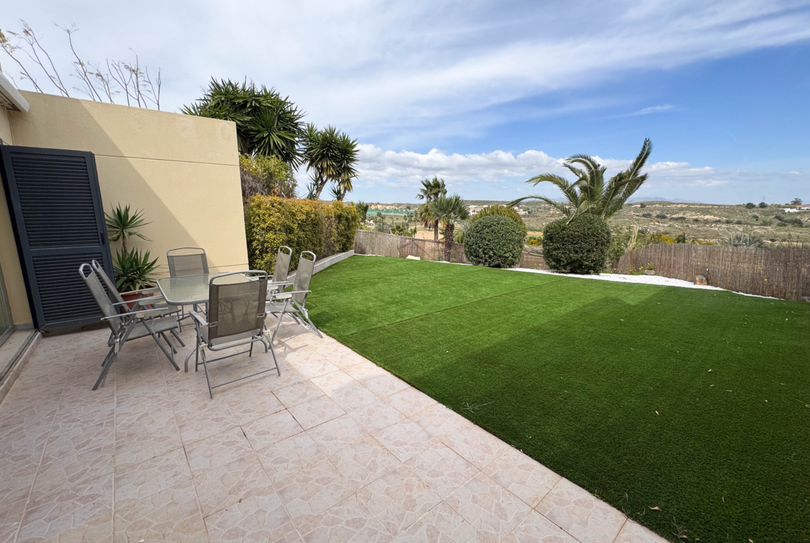 3 BEDS 2 BATH GOLF VILLA