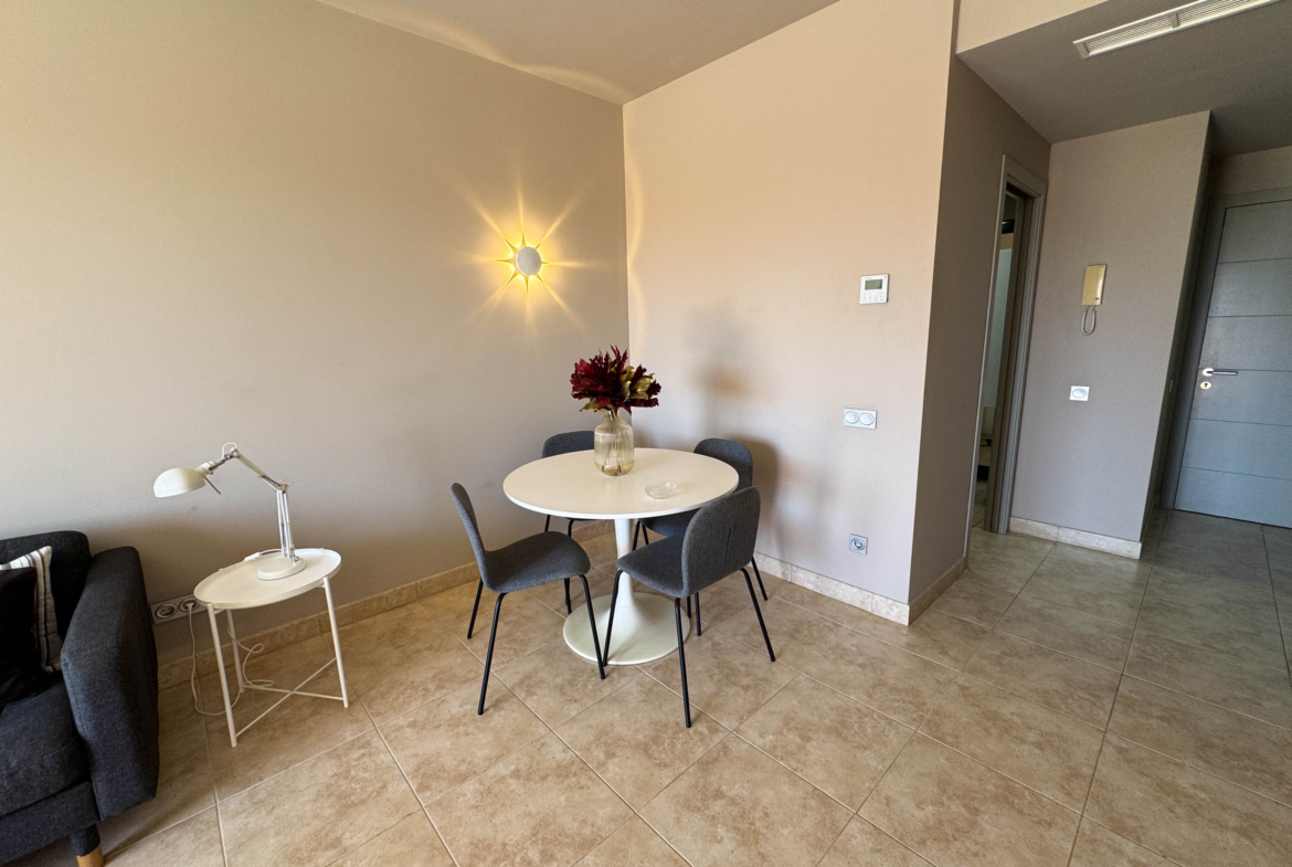 2 BEDS 2 BATH GOLF PENTHOUSE