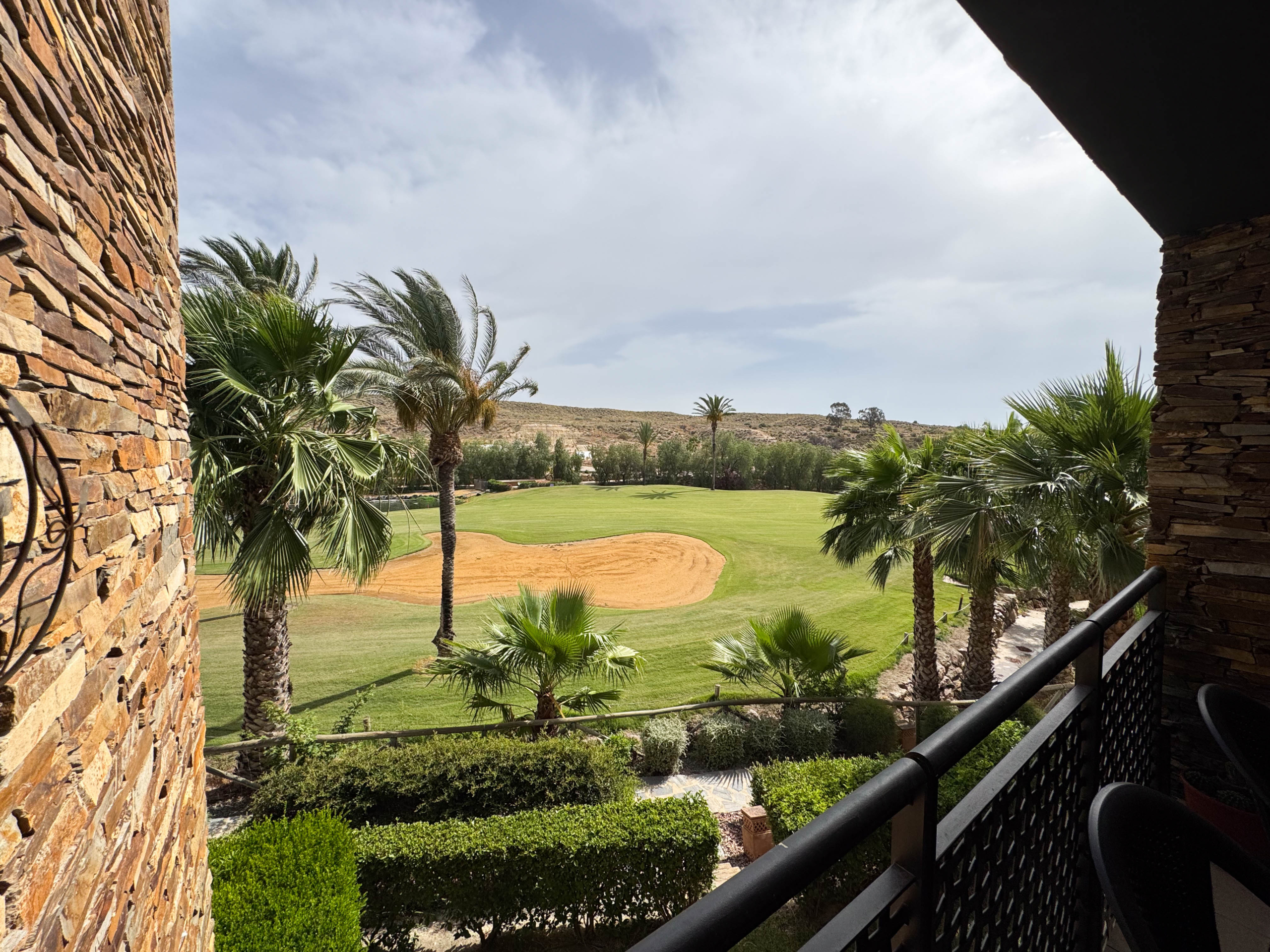 2 BEDS 1 BATH GOLF APARTMENT