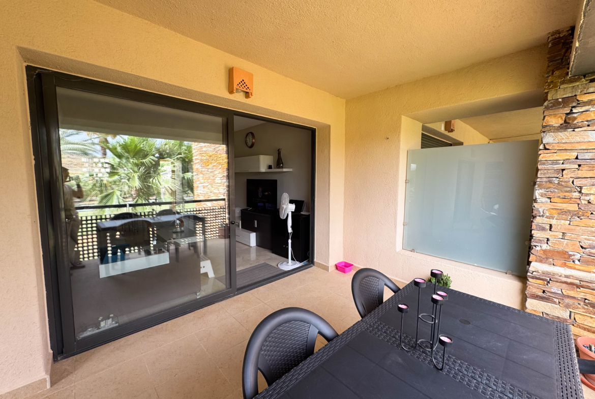 2 BEDS 1 BATH GOLF APARTMENT
