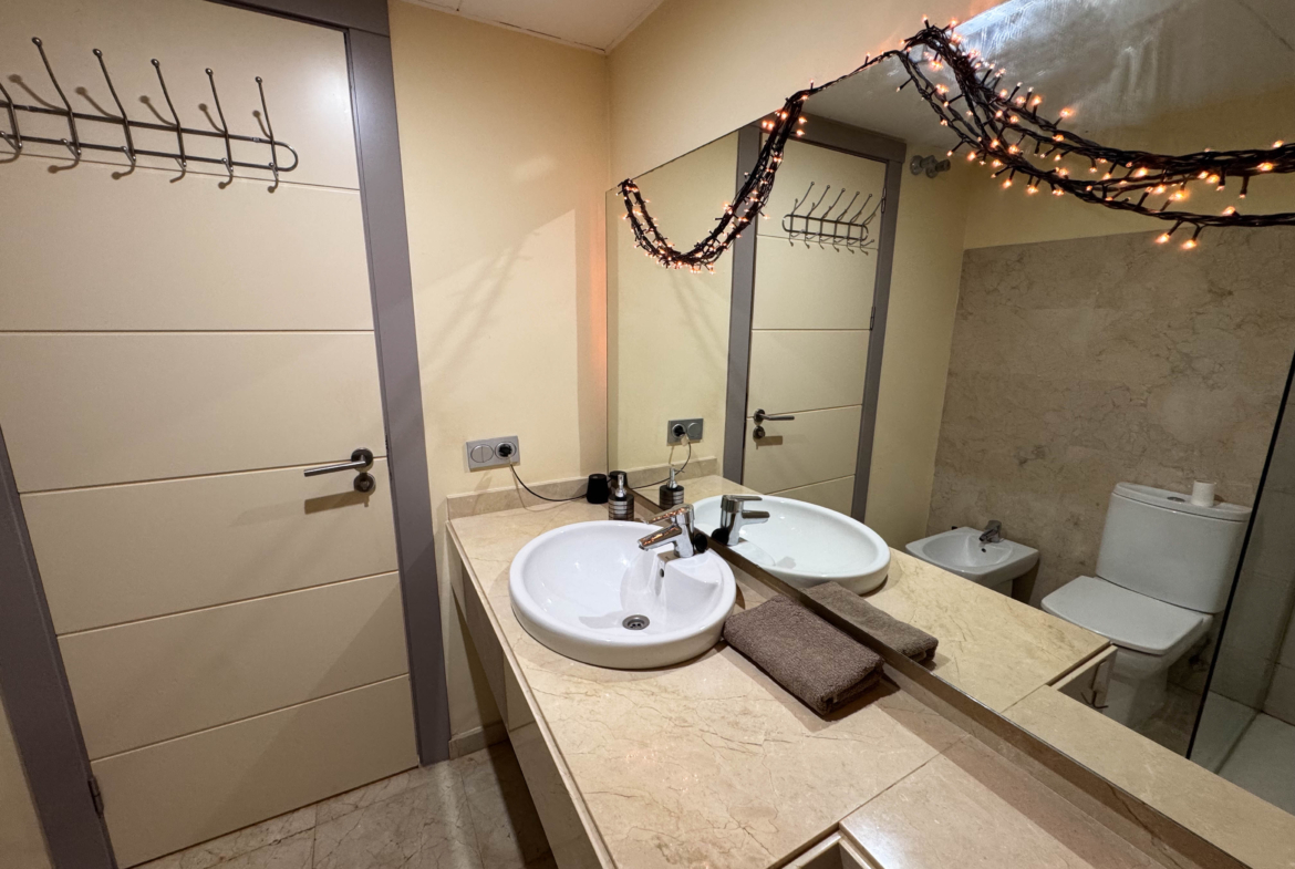 2 BEDS 1 BATH GOLF APARTMENT