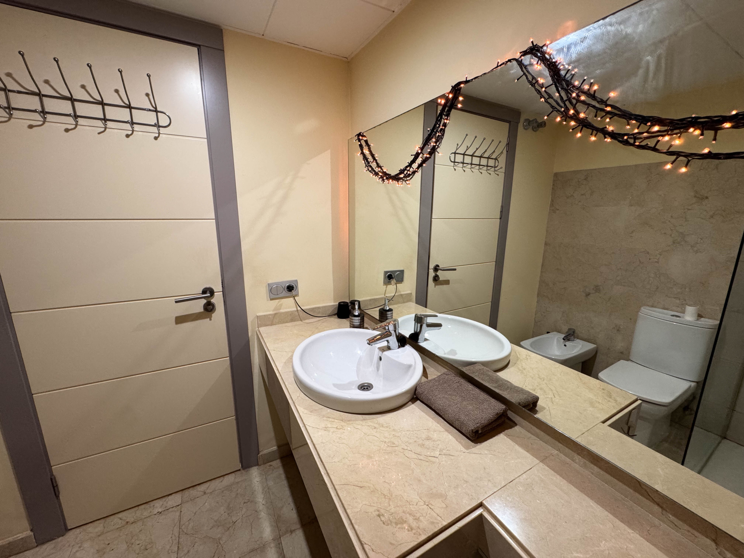 2 BEDS 1 BATH GOLF APARTMENT