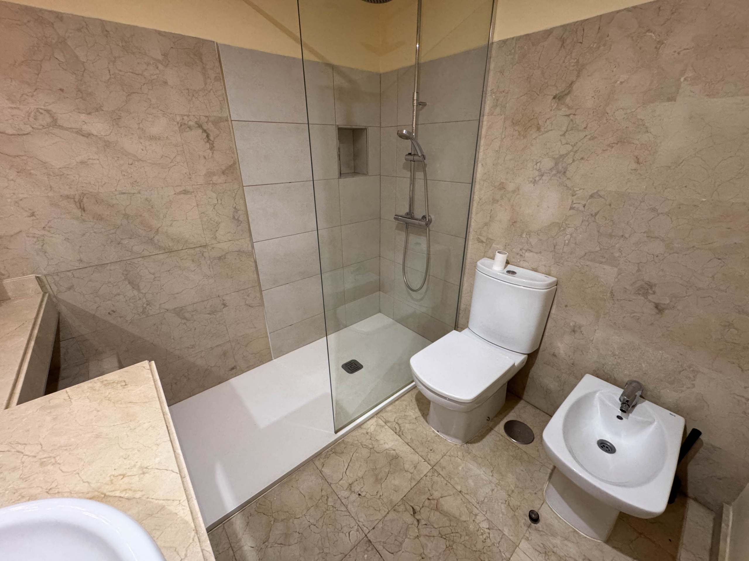 2 BEDS 1 BATH GOLF APARTMENT