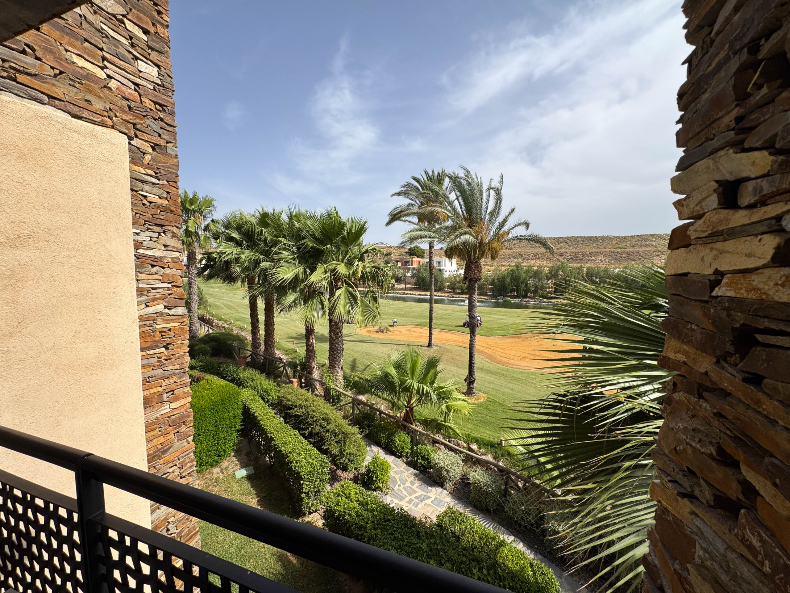 2 BEDS 1 BATH GOLF APARTMENT