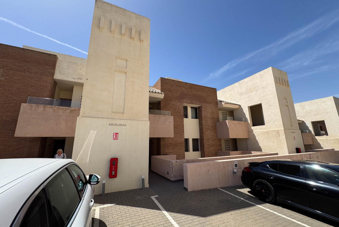2 BEDS 2 BATH GOLF PENTHOUSE