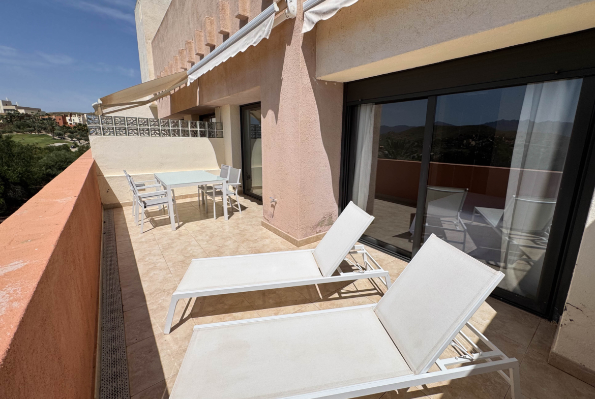 2 BEDS 2 BATH GOLF PENTHOUSE