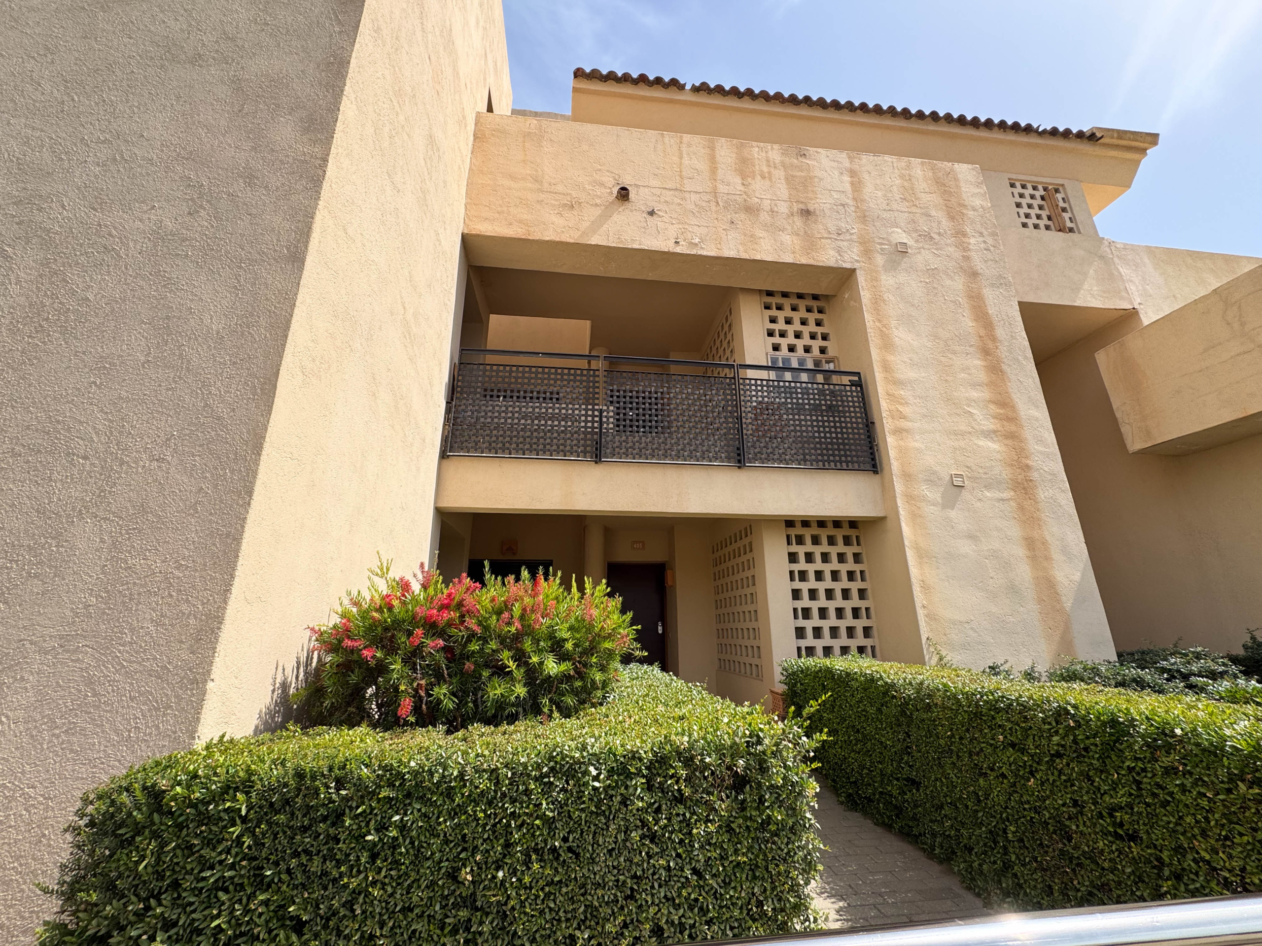 2 BEDS 1 BATH GOLF APARTMENT