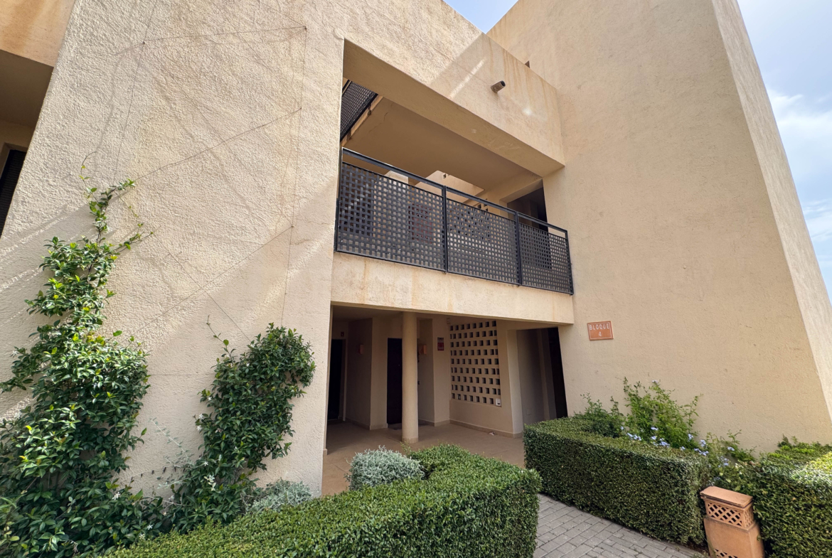 2 BEDS 1 BATH GOLF APARTMENT