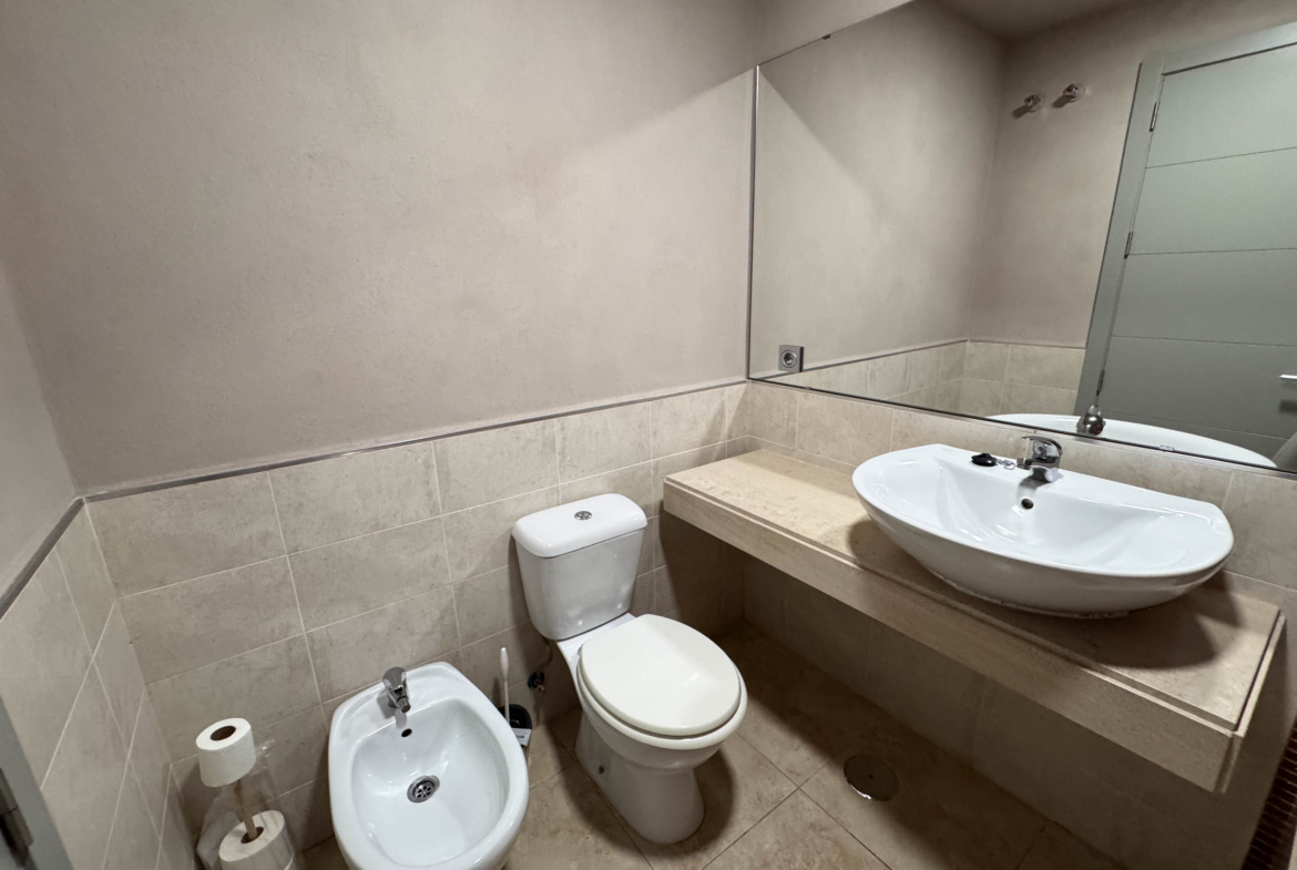 2 BEDS 2 BATH GOLF PENTHOUSE