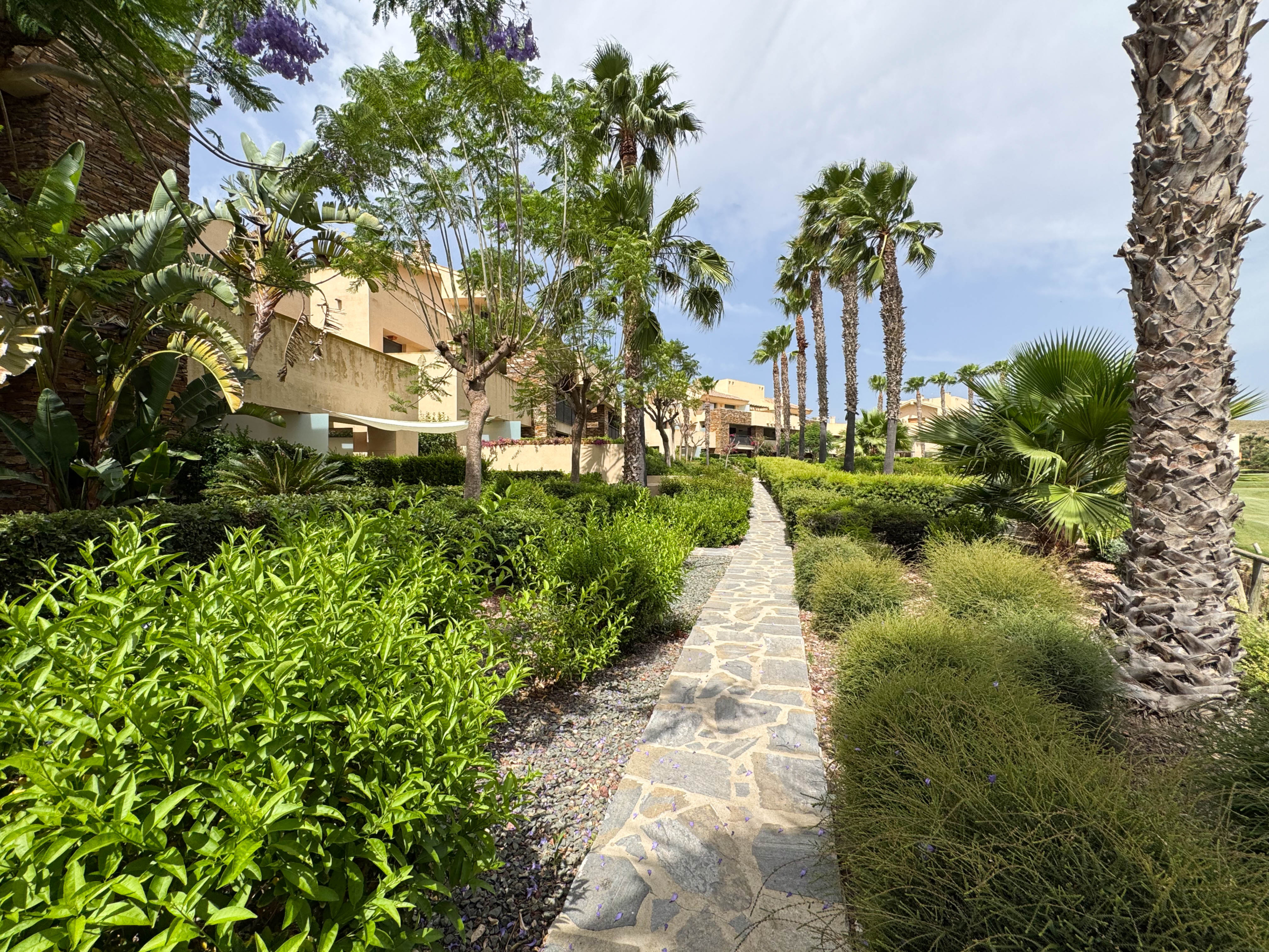 2 BEDS 1 BATH GOLF APARTMENT