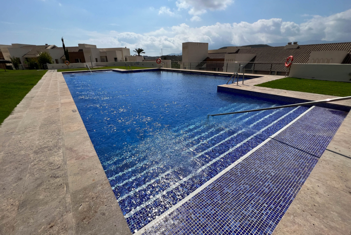 2 BEDS 2 BATH GOLF PENTHOUSE
