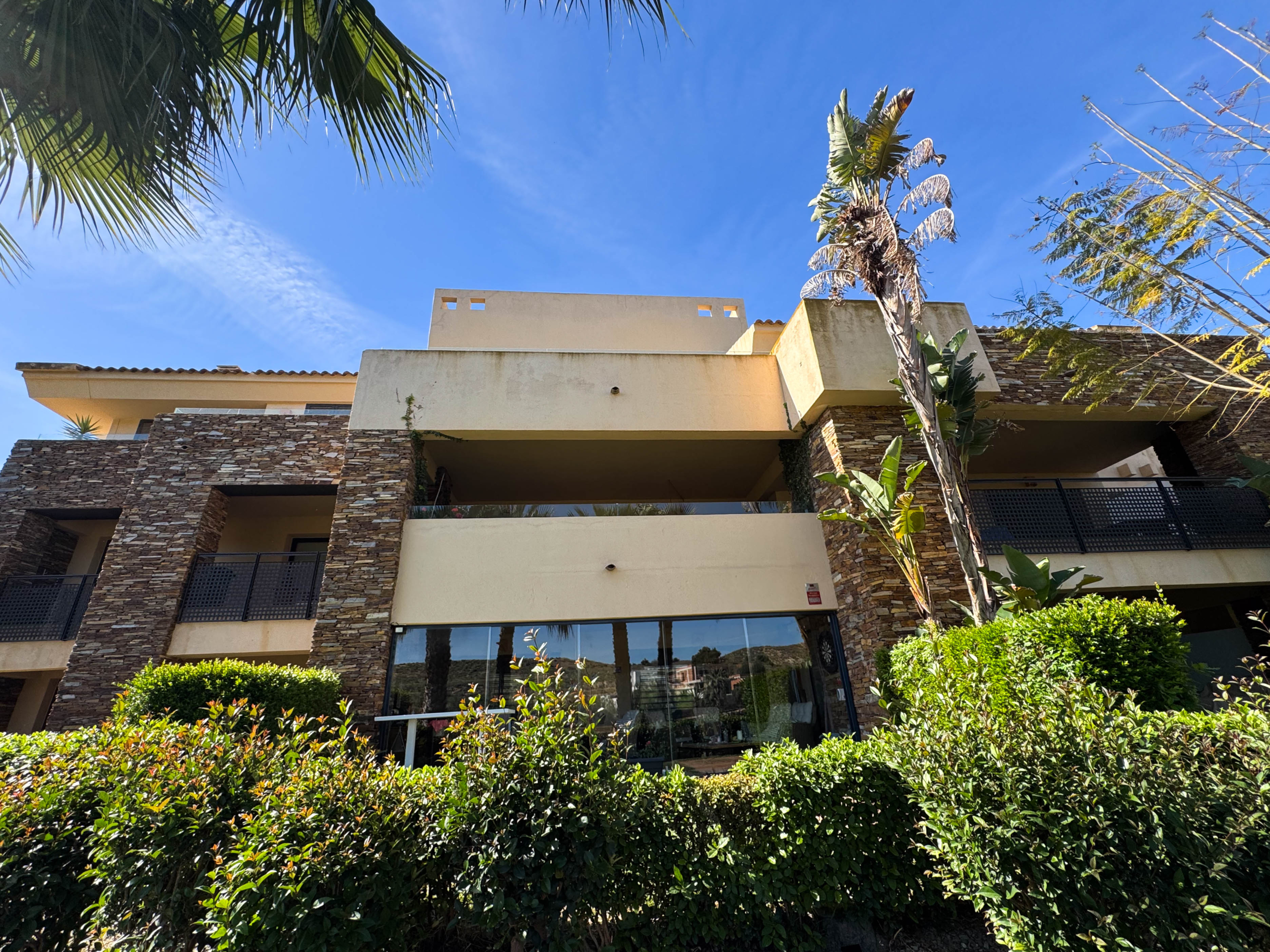 2 BEDS 1 BATH GOLF APARTMENT