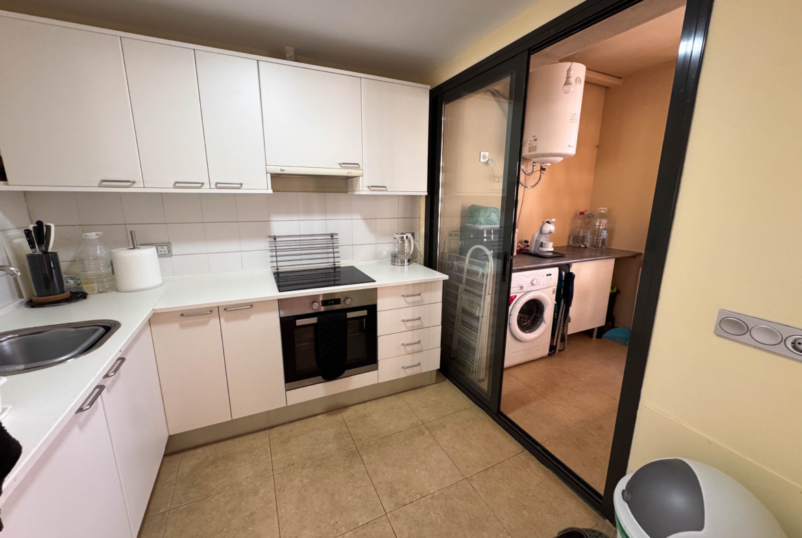 2 BEDS 1 BATH GOLF APARTMENT