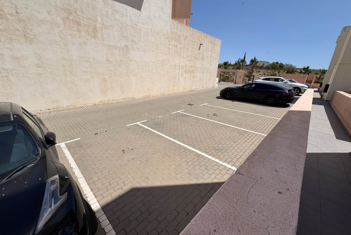 2 BEDS 2 BATH GOLF PENTHOUSE