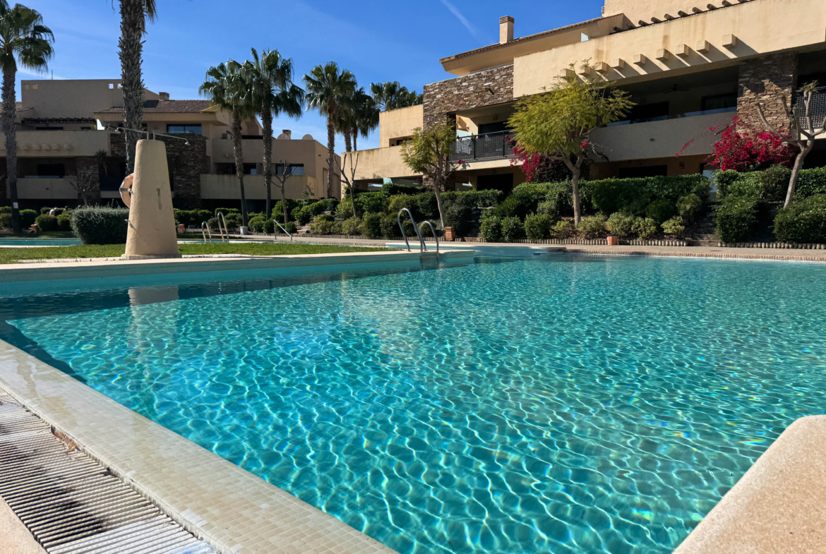 2 BEDS 1 BATH GOLF APARTMENT