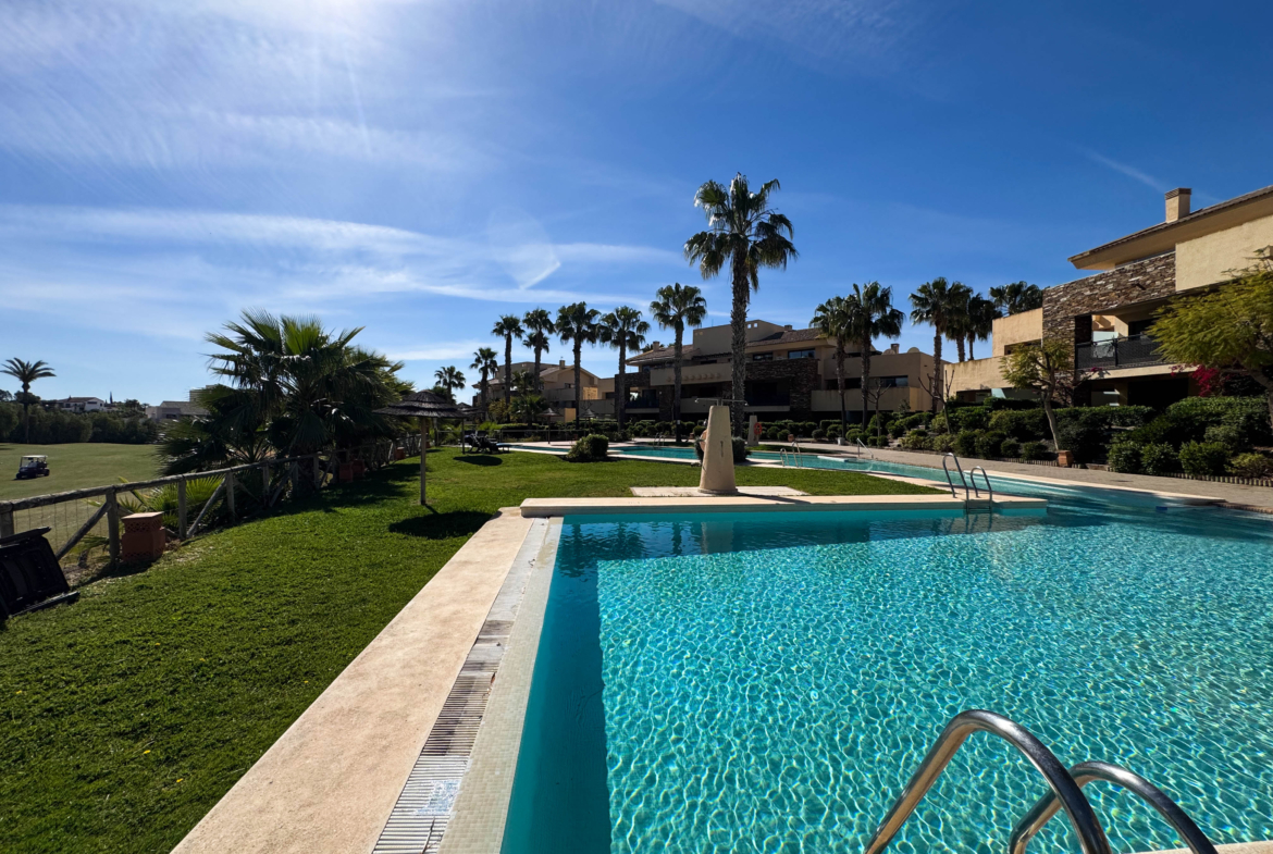2 BEDS 1 BATH GOLF APARTMENT