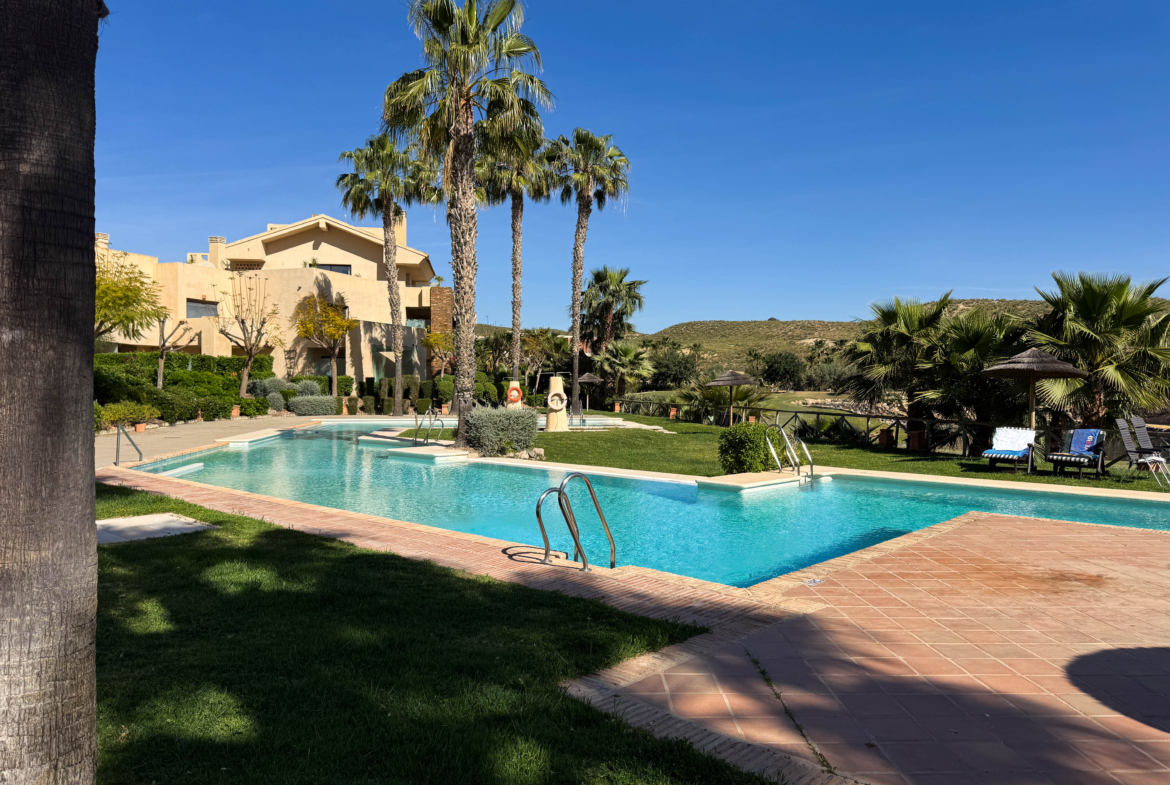 2 BEDS 1 BATH GOLF APARTMENT