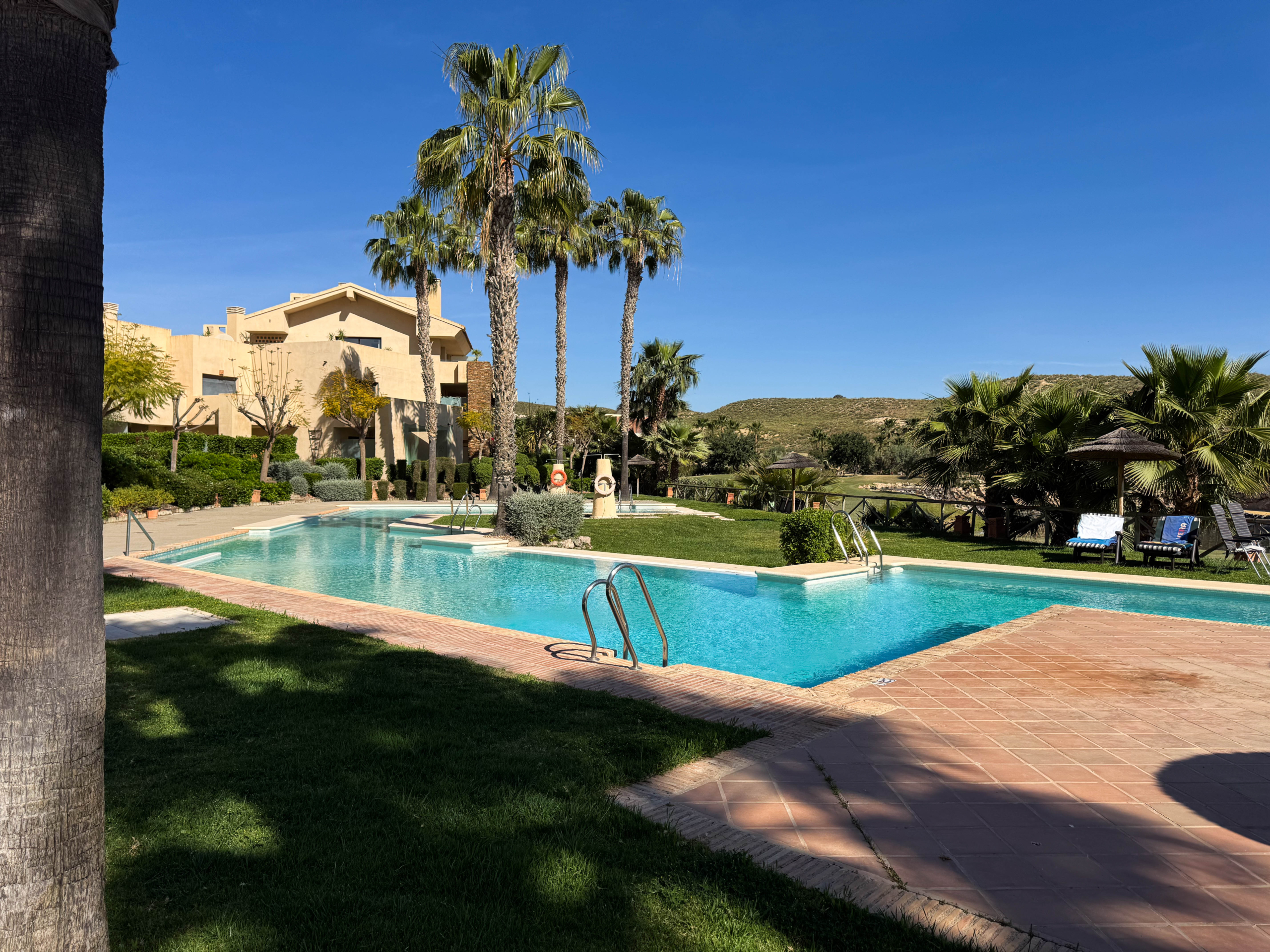 2 BEDS 1 BATH GOLF APARTMENT