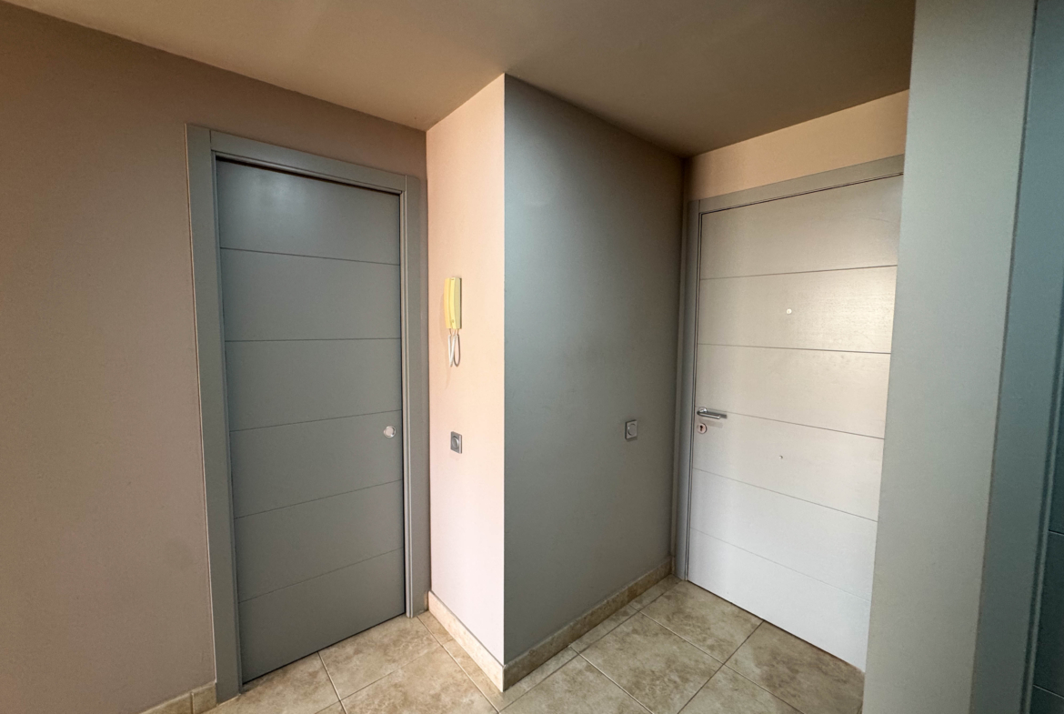 2 BEDS 2 BATH GOLF PENTHOUSE