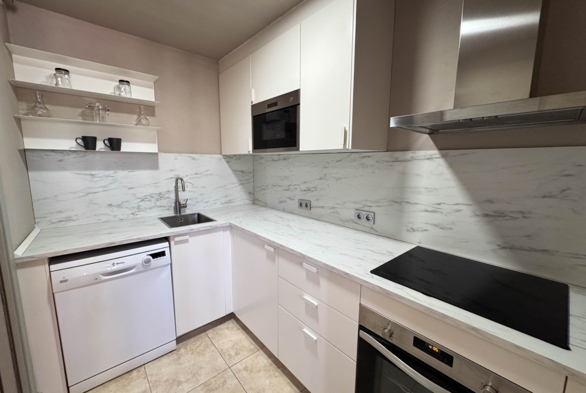 2 BEDS 2 BATH GOLF PENTHOUSE