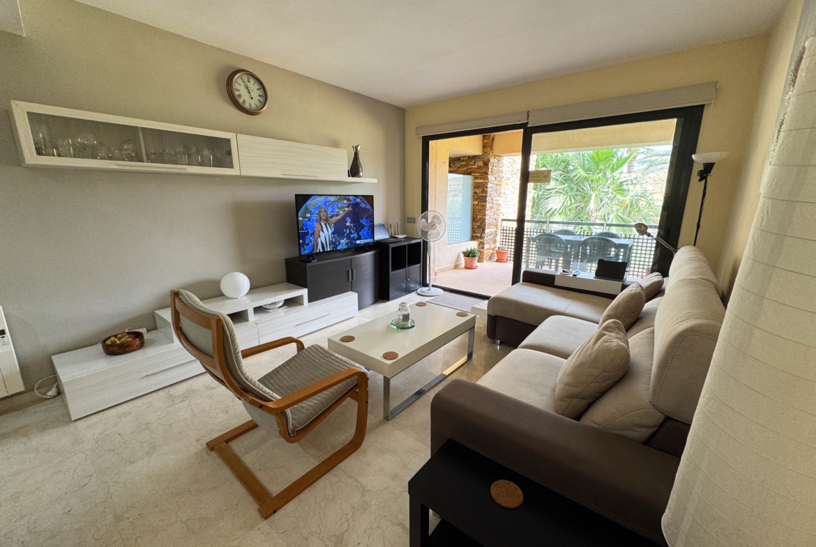 2 BEDS 1 BATH GOLF APARTMENT