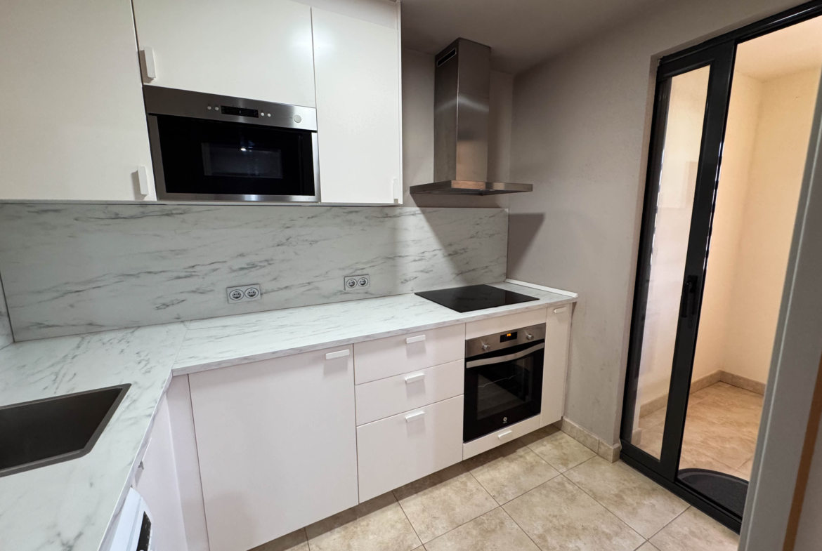 2 BEDS 2 BATH GOLF PENTHOUSE